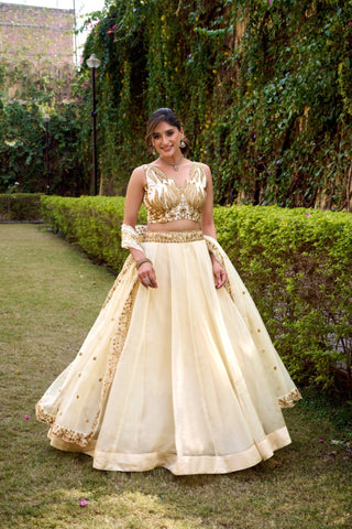 Ethereal Ivory Chanda Silk Lehenga Set Crafted For Modern Royalty