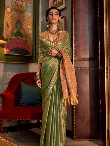 Graceful Green Tussar Silk Handloomed Saree - women's fashion mart