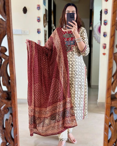 Featuring Fully Elegant Premium Muslin Suit Set Which is Beautifully Decorated With Hand Khatli Work And Original Mirror Work With Butti Pattern.(WARED09) - women's fashion mart