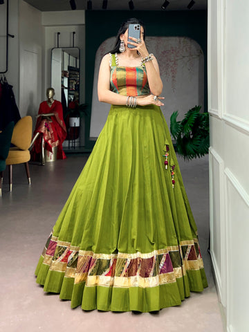 Embossed Design Parrot Color Co-ord Set